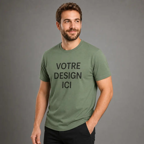Mockup t-shirt personnalisé homme vert militaire avec impression personnalisable pour boutique UCraft
